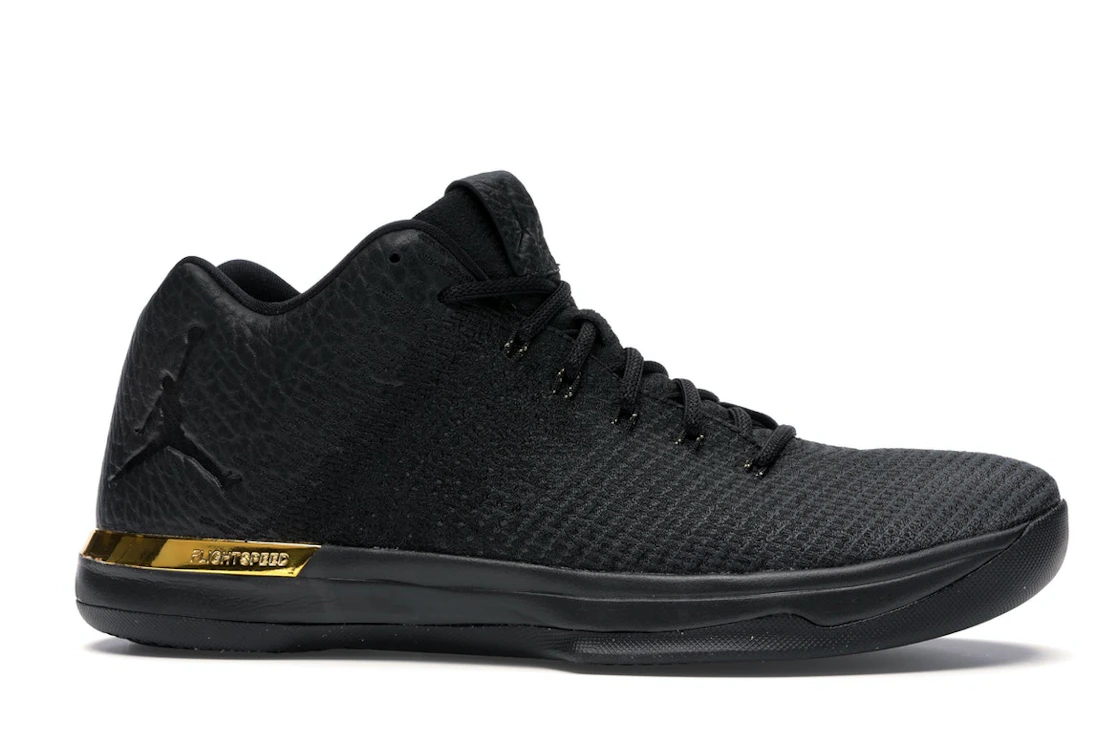 Vue 2 de Jordan XXX1 Low Black Gold