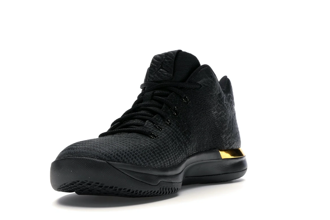 Vue 13 de Jordan XXX1 Low Black Gold