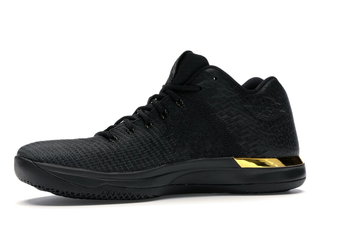 Vue 17 de Jordan XXX1 Low Black Gold