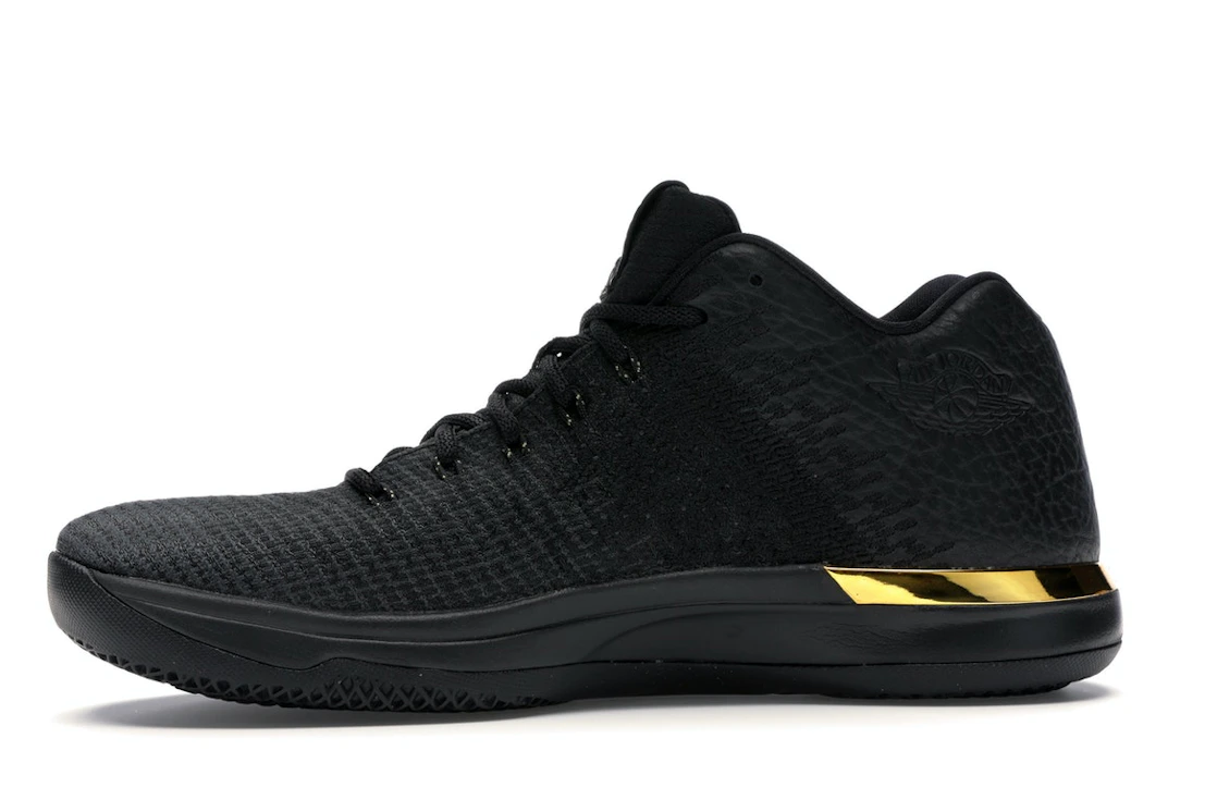Vue 18 de Jordan XXX1 Low Black Gold