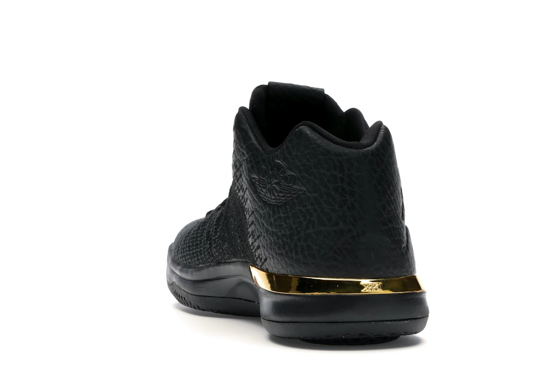 Vue 26 de Jordan XXX1 Low Black Gold