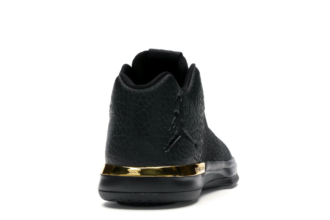 Vue 29 de Jordan XXX1 Low Black Gold