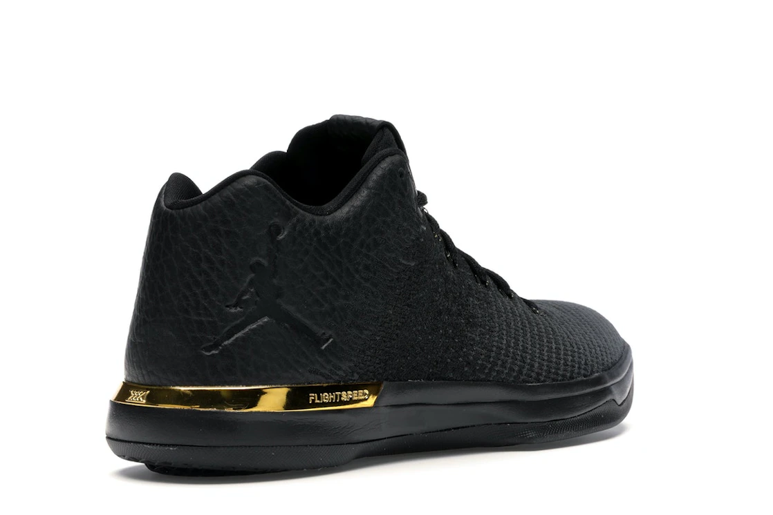 Vue 32 de Jordan XXX1 Low Black Gold
