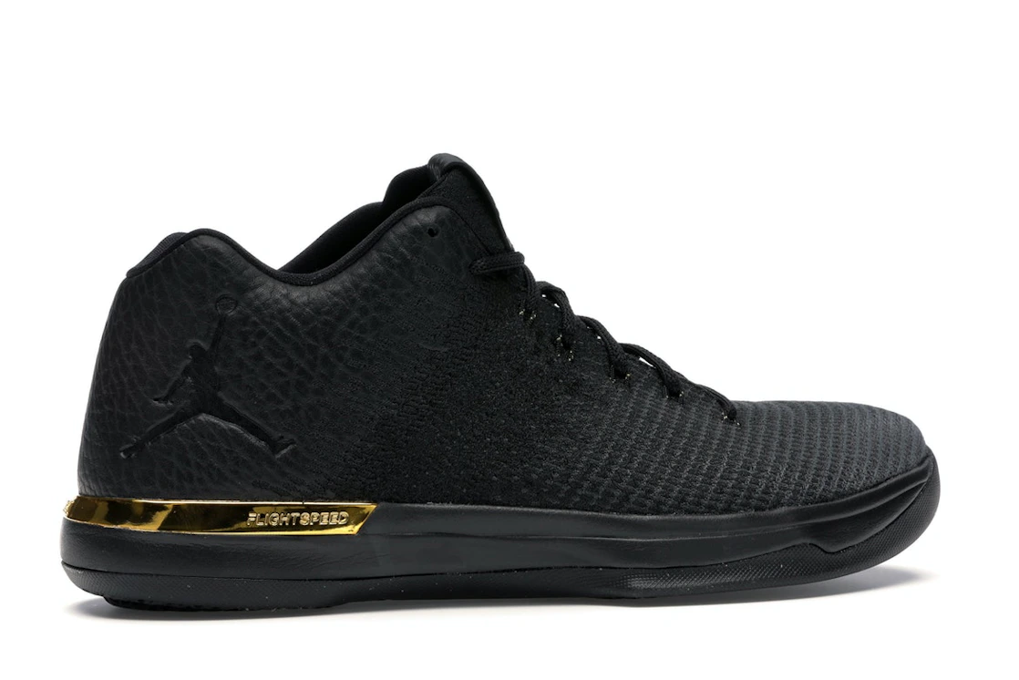 Vue 35 de Jordan XXX1 Low Black Gold