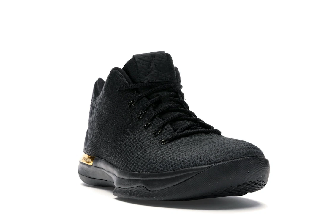 Vue 7 de Jordan XXX1 Low Black Gold