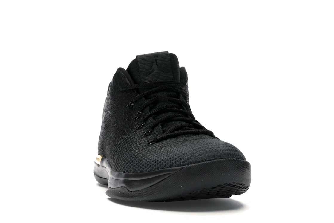 Vue 8 de Jordan XXX1 Low Black Gold