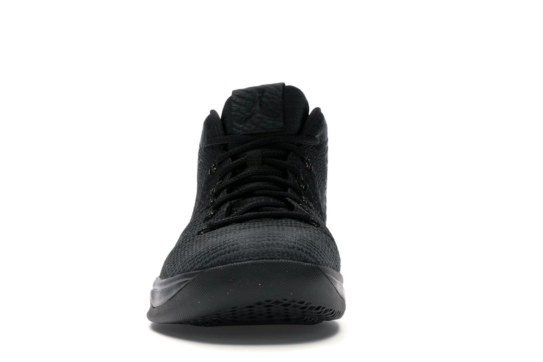 Vue 10 de Jordan XXX1 Low Black Gold