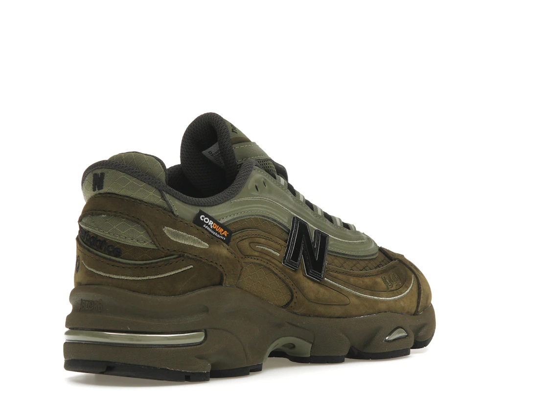 Vue 32 de New Balance 1000 Cordura Woodland