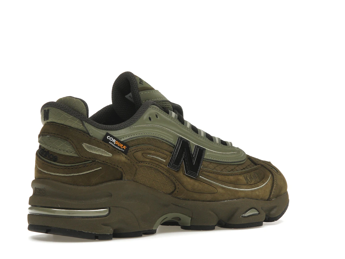 Vue 33 de New Balance 1000 Cordura Woodland
