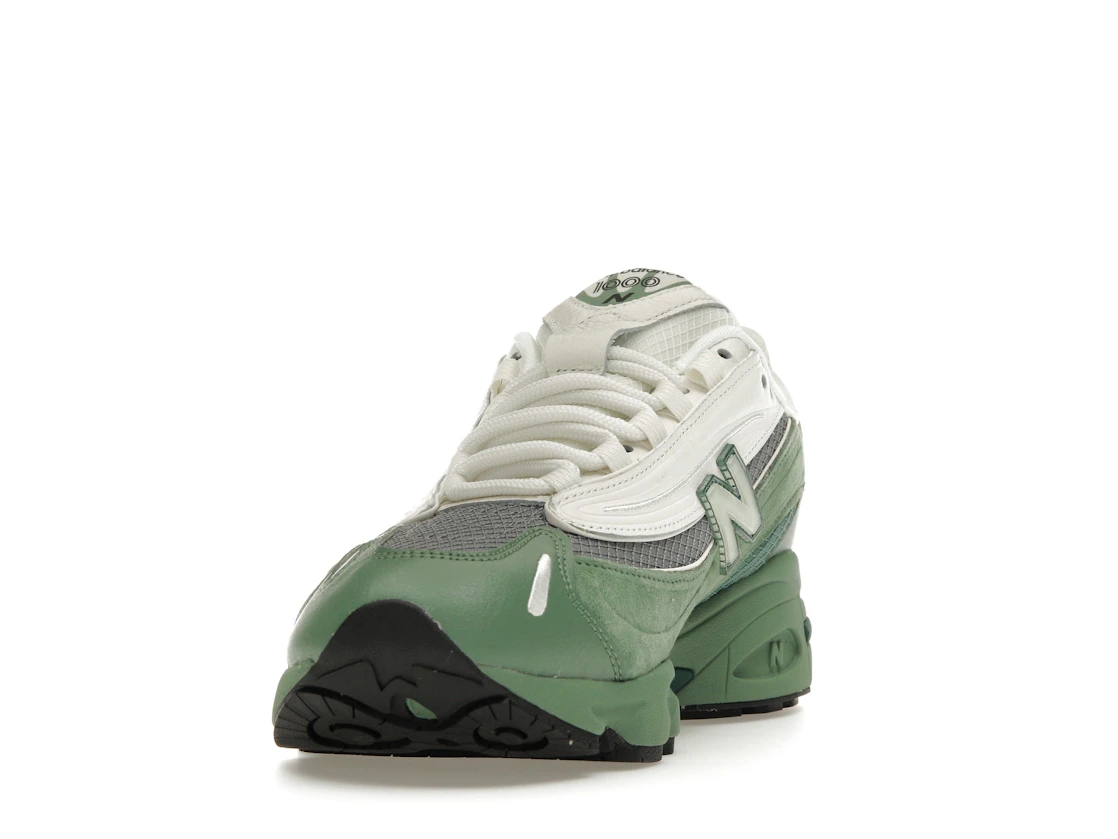 Vue 12 de New Balance 1000 Green Grey