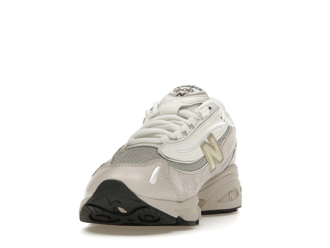 Vue 12 de New Balance 1000 Grey Cream