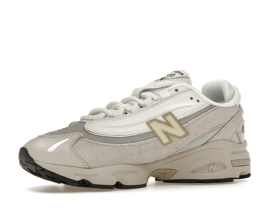 Vue 16 de New Balance 1000 Grey Cream