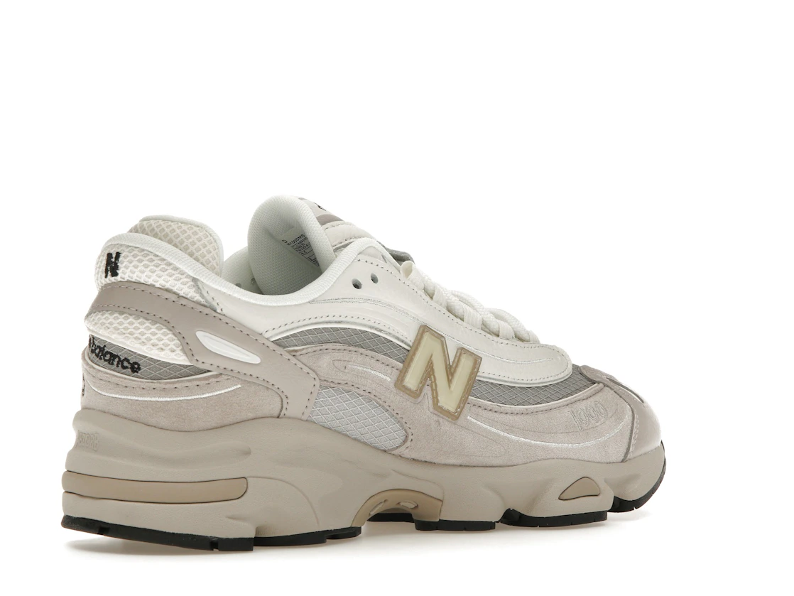 Vue 33 de New Balance 1000 Grey Cream