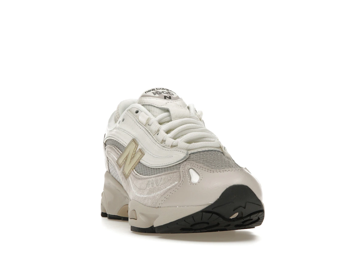 Vue 8 de New Balance 1000 Grey Cream