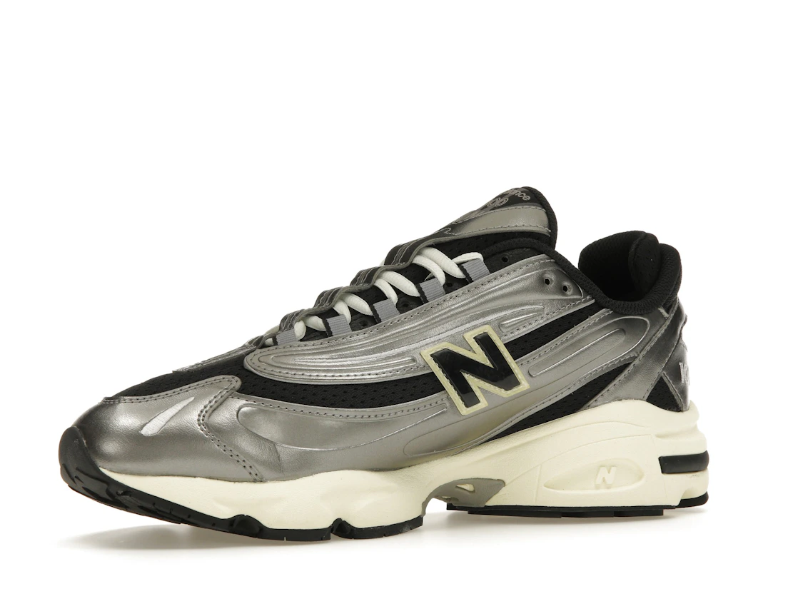 Vue 16 de New Balance 1000 Silver Metallic