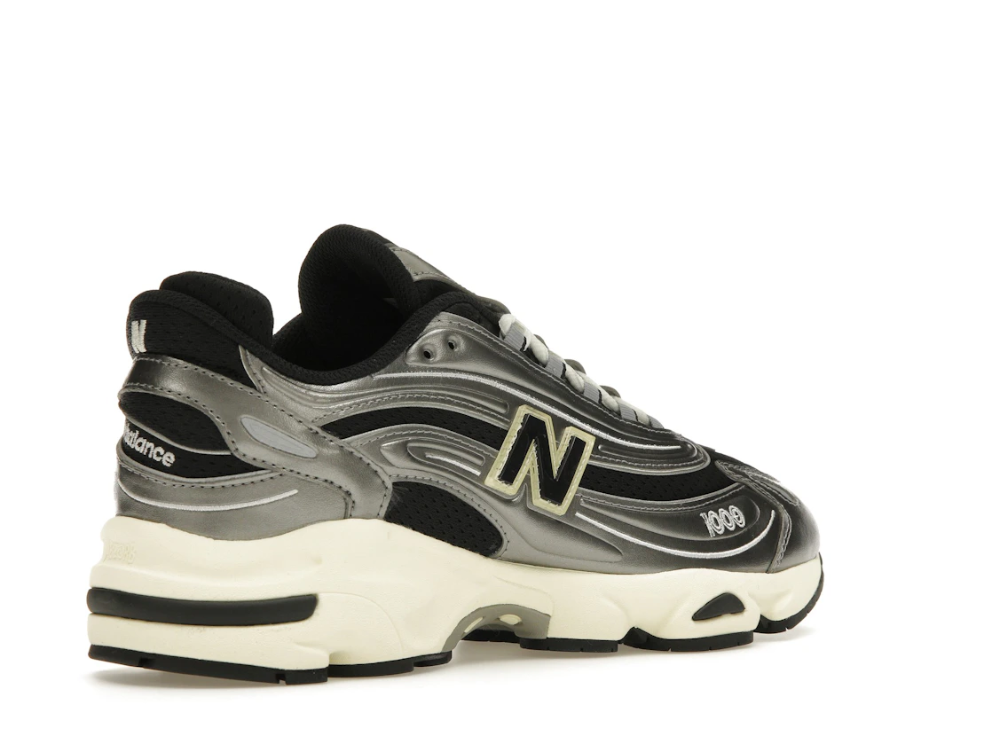 Vue 33 de New Balance 1000 Silver Metallic