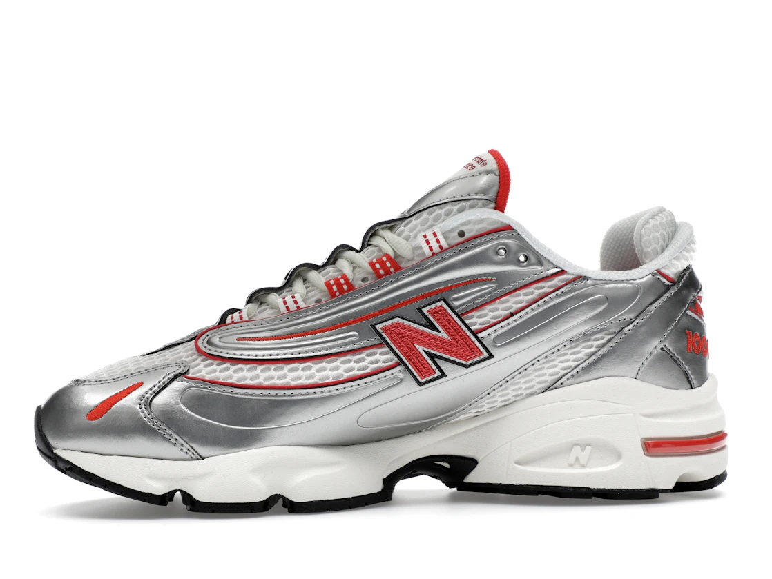 Vue 18 de New Balance 1000 thisisneverthat Metallic Silver Red