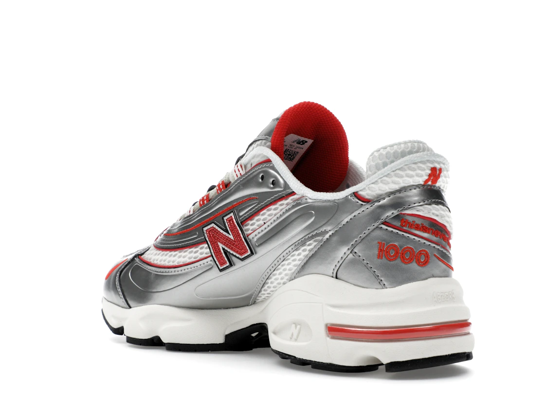 Vue 24 de New Balance 1000 thisisneverthat Metallic Silver Red