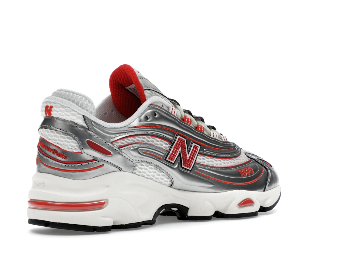 Vue 33 de New Balance 1000 thisisneverthat Metallic Silver Red