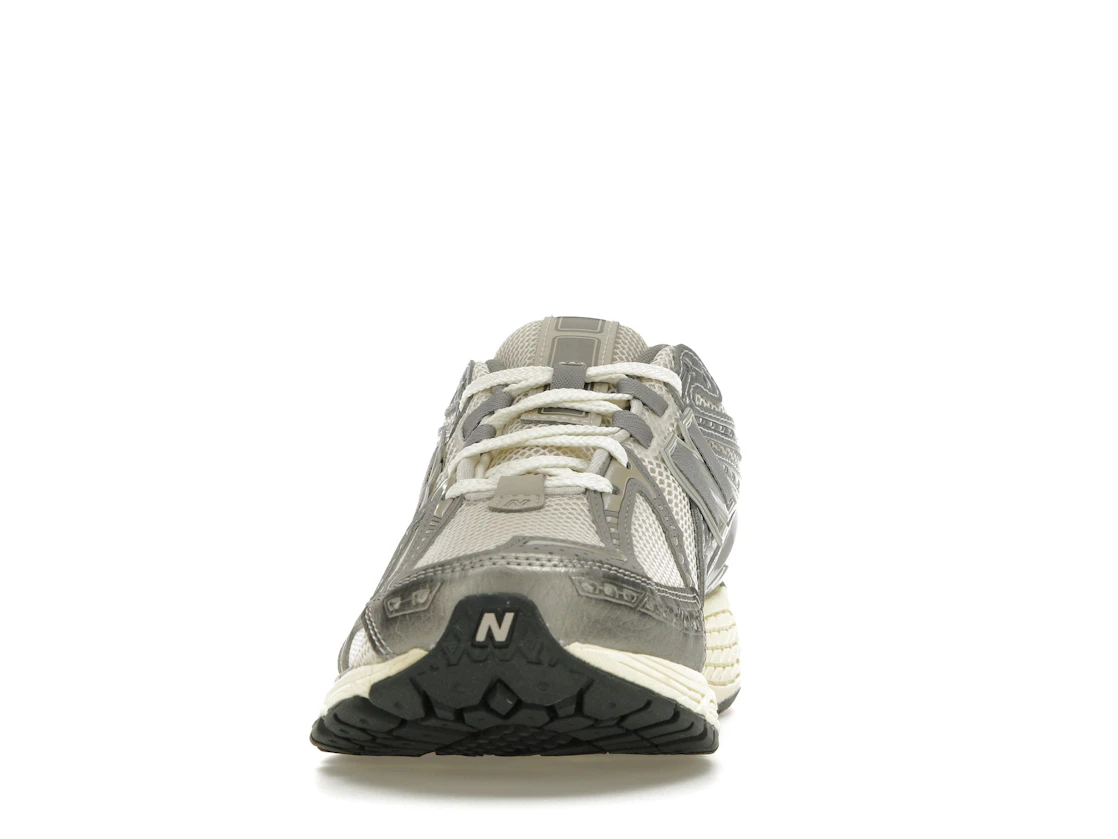 Vue 11 de New Balance 1906 Moonbeam Raincloud