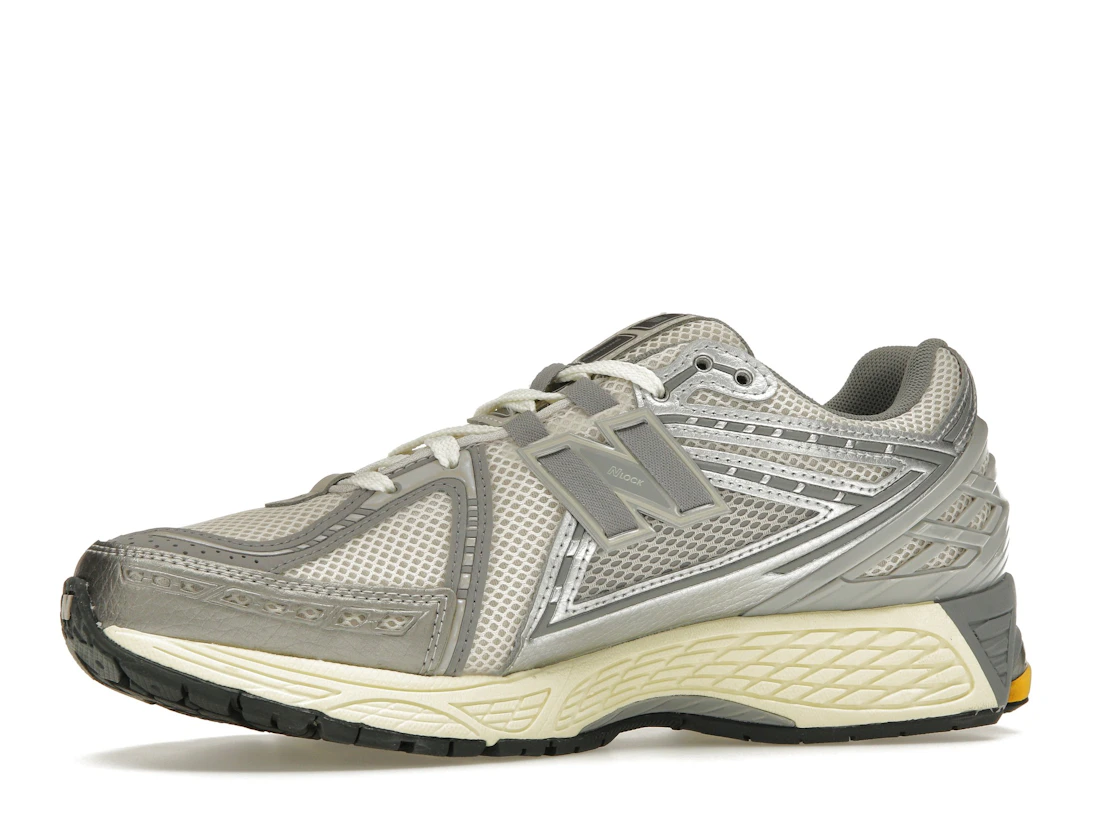 Vue 17 de New Balance 1906 Moonbeam Raincloud