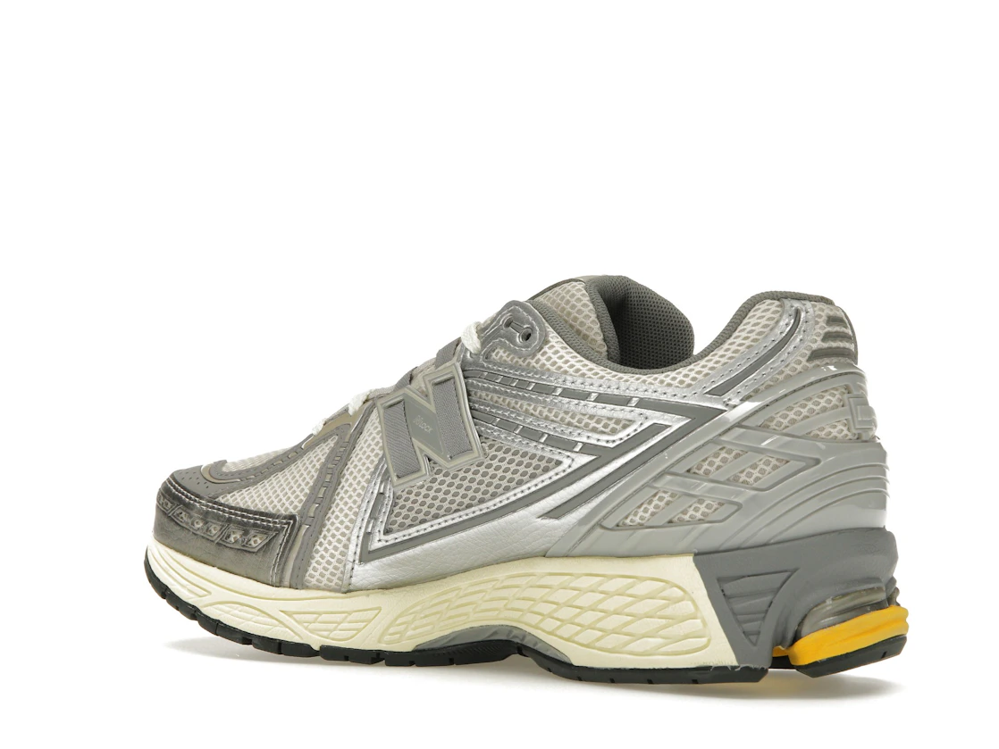 Vue 23 de New Balance 1906 Moonbeam Raincloud