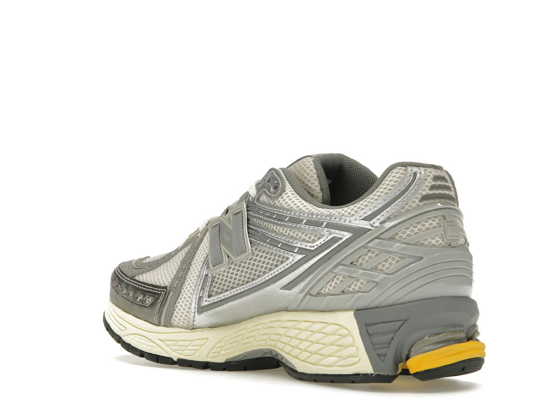 Vue 24 de New Balance 1906 Moonbeam Raincloud