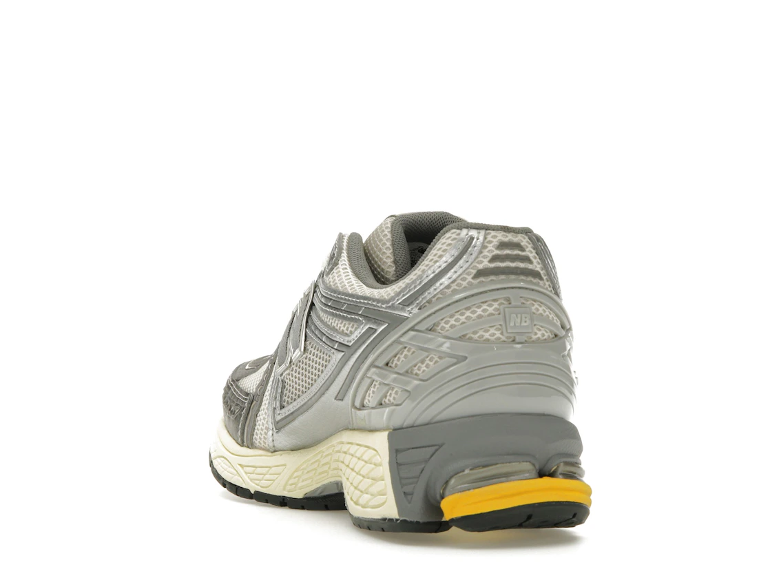 Vue 26 de New Balance 1906 Moonbeam Raincloud