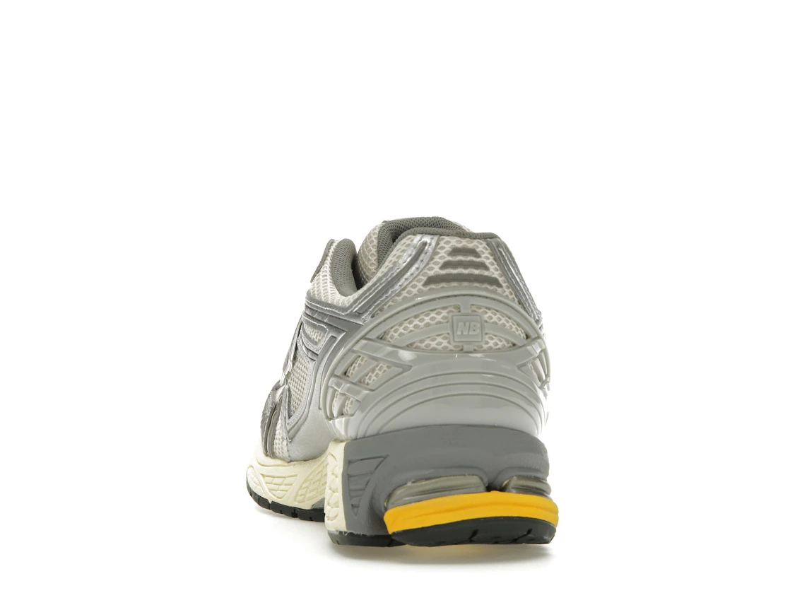 Vue 27 de New Balance 1906 Moonbeam Raincloud
