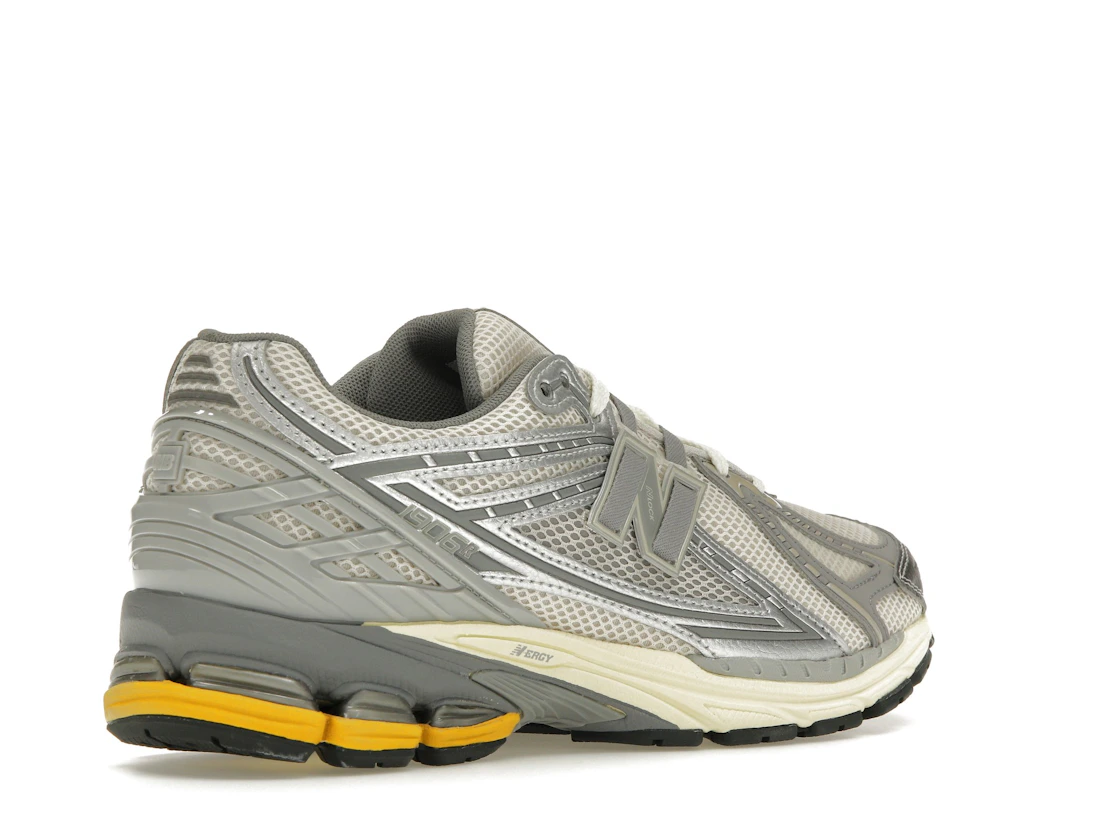 Vue 33 de New Balance 1906 Moonbeam Raincloud