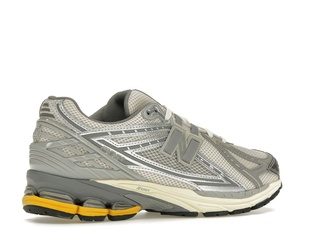 Vue 34 de New Balance 1906 Moonbeam Raincloud