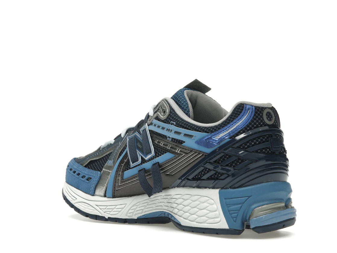 Vue 24 de New Balance 1906A Deep Blue