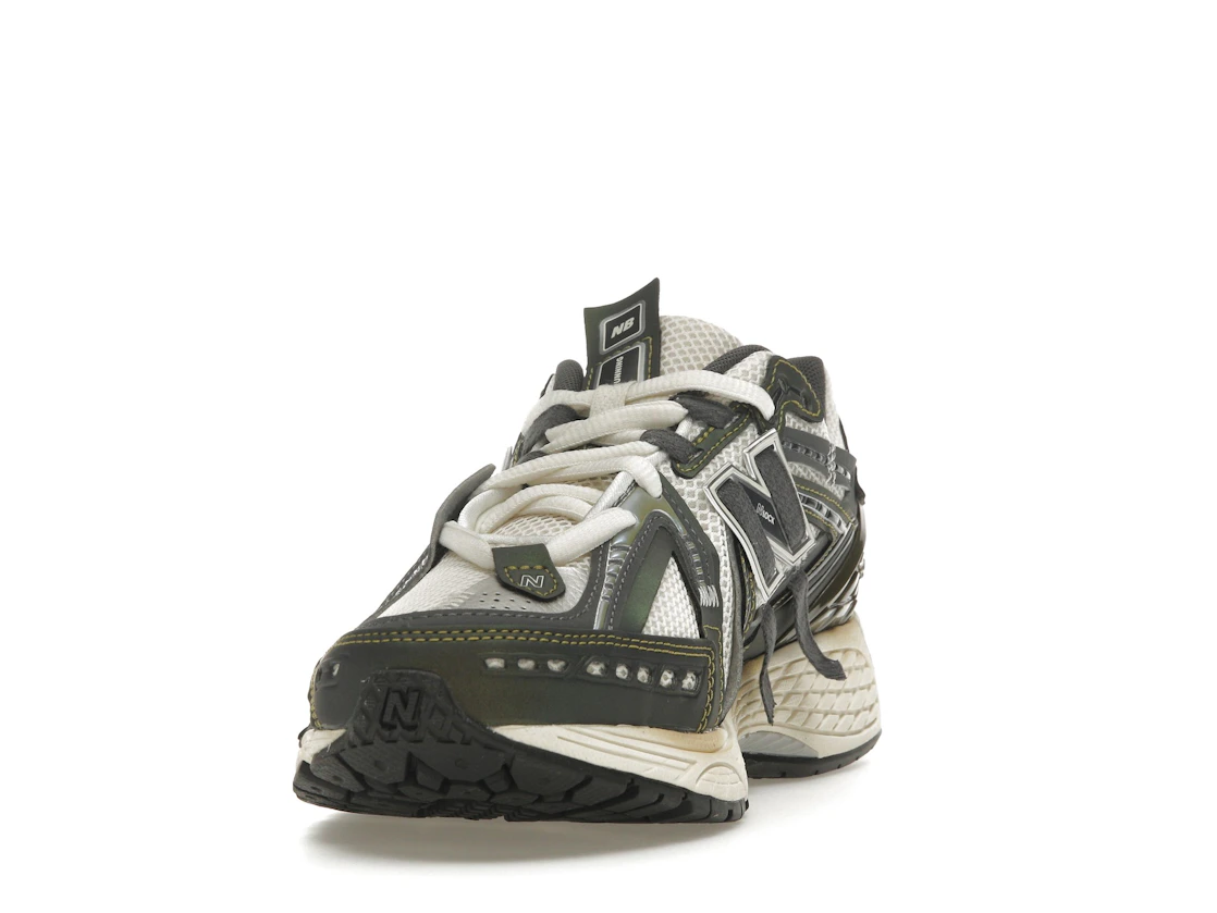 Vue 12 de New Balance 1906A Olive Juice Sea Salt