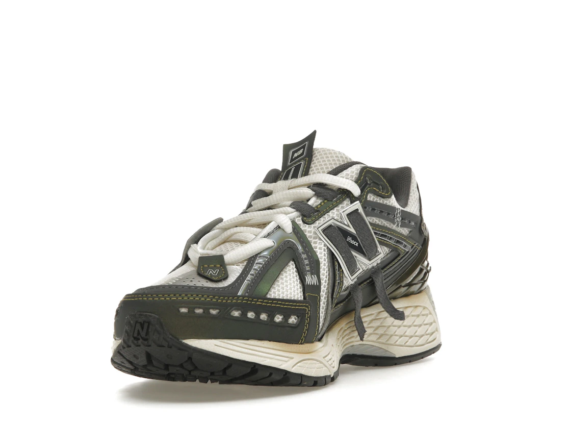 Vue 13 de New Balance 1906A Olive Juice Sea Salt