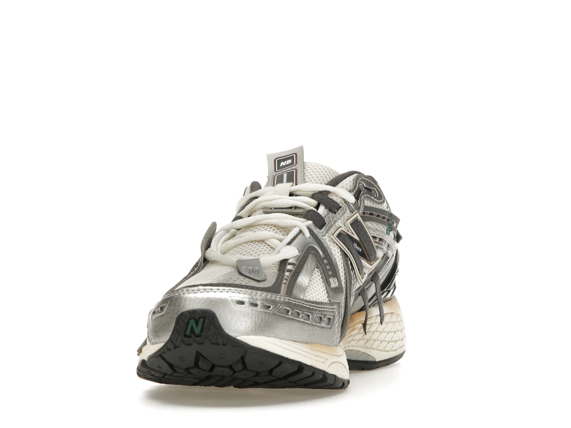 Vue 12 de New Balance 1906A Tech Explosion