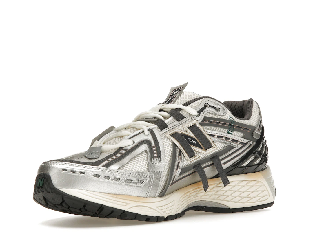 Vue 15 de New Balance 1906A Tech Explosion