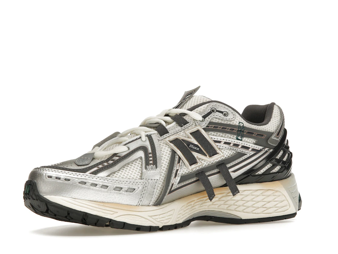 Vue 16 de New Balance 1906A Tech Explosion