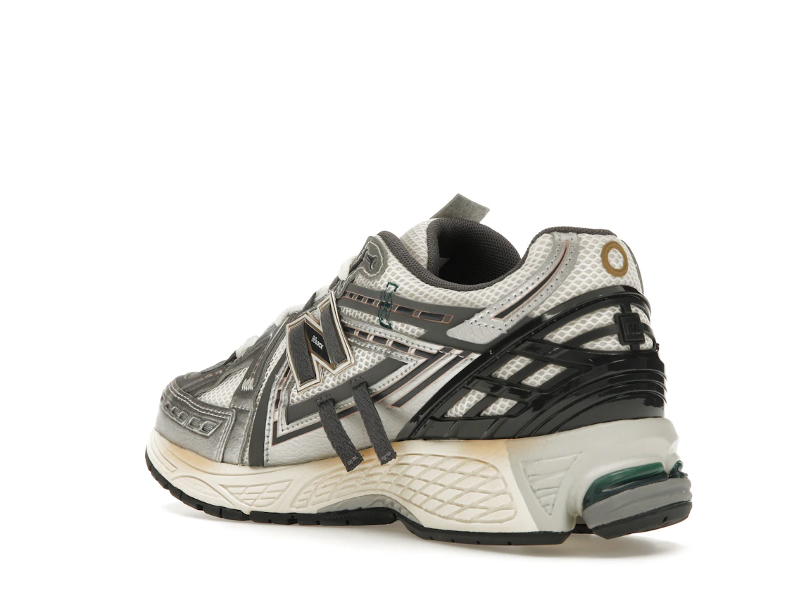 Vue 24 de New Balance 1906A Tech Explosion