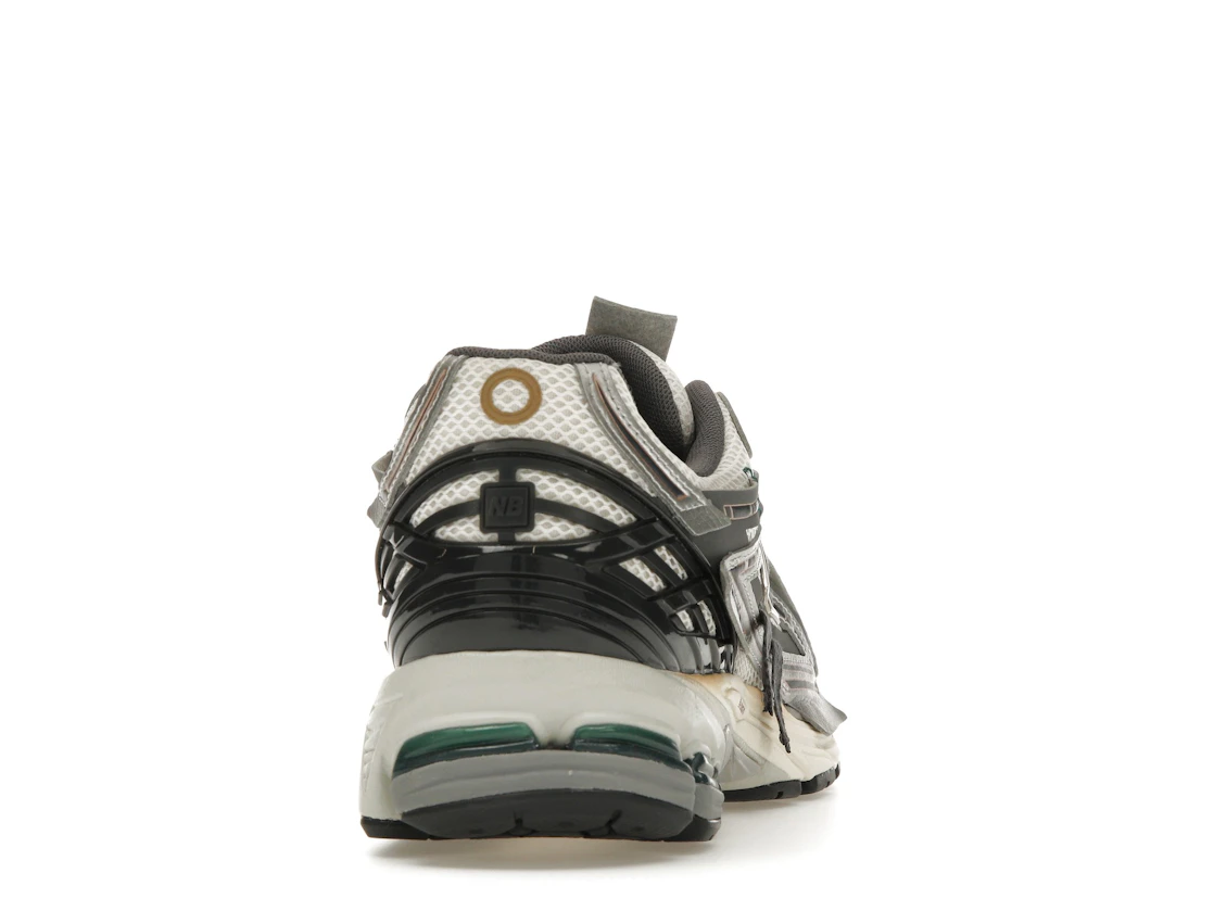 Vue 29 de New Balance 1906A Tech Explosion