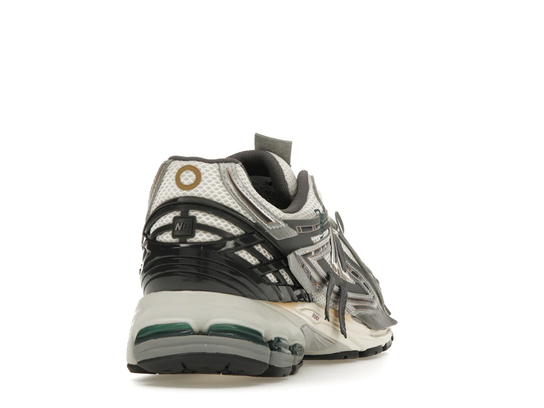 Vue 30 de New Balance 1906A Tech Explosion