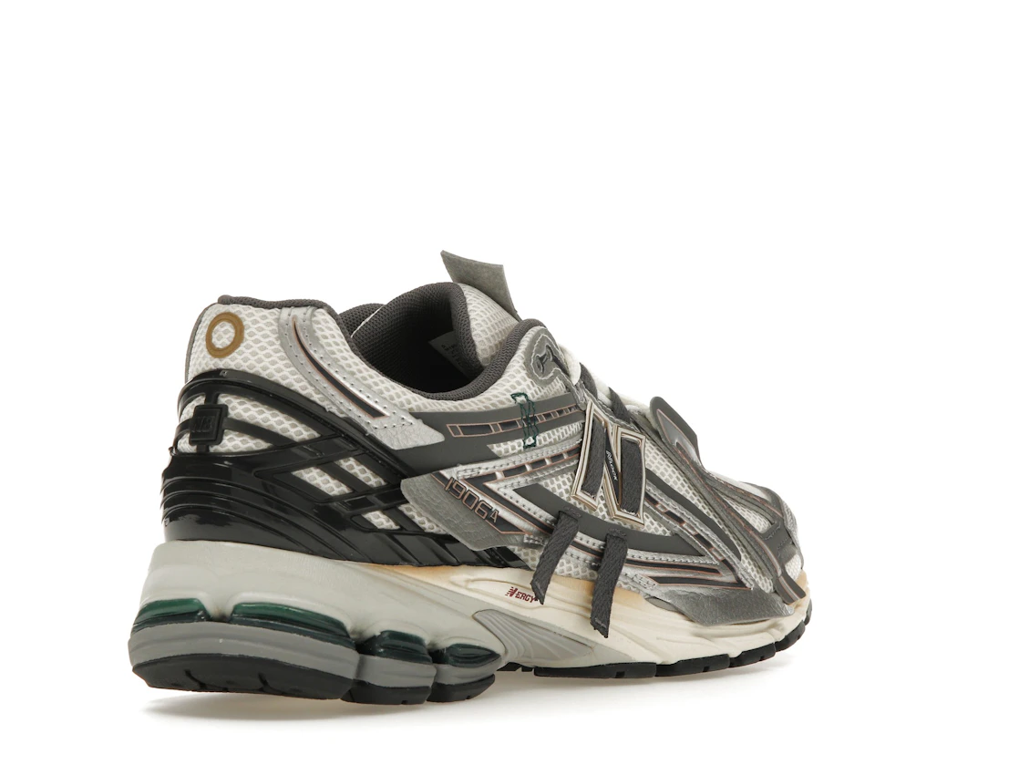 Vue 32 de New Balance 1906A Tech Explosion