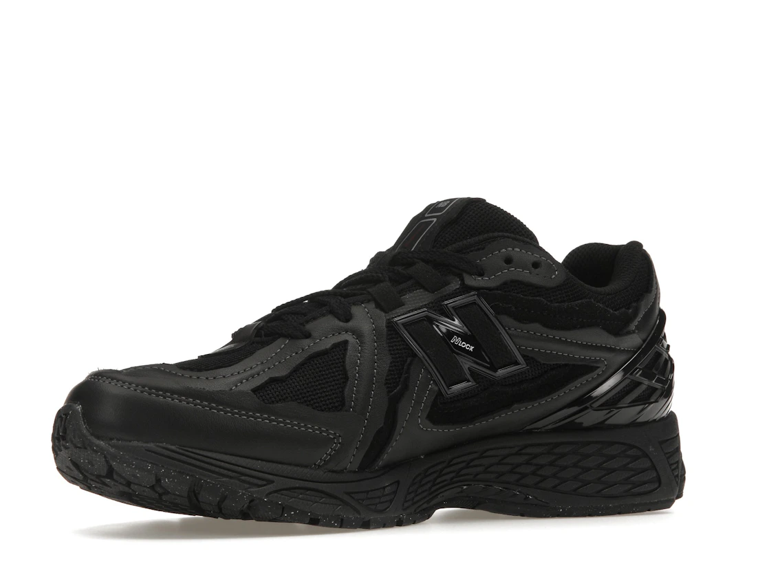Vue 16 de New Balance 1906D Protection Pack Black Leather