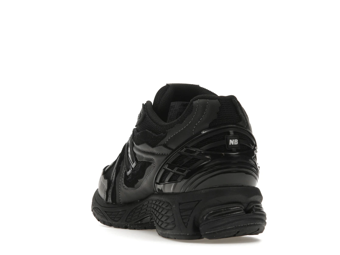 Vue 26 de New Balance 1906D Protection Pack Black Leather