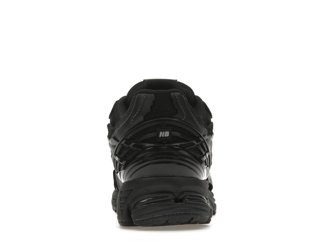 Vue 28 de New Balance 1906D Protection Pack Black Leather
