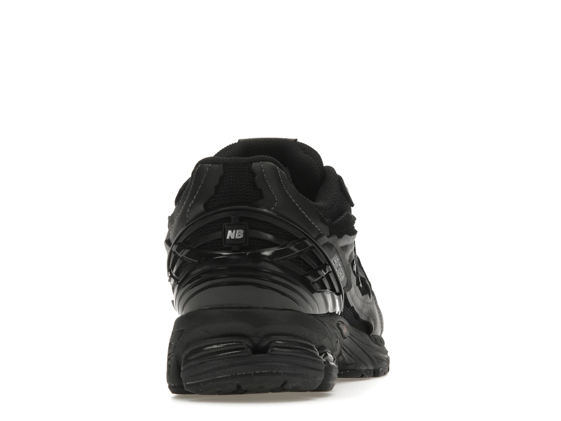 Vue 29 de New Balance 1906D Protection Pack Black Leather