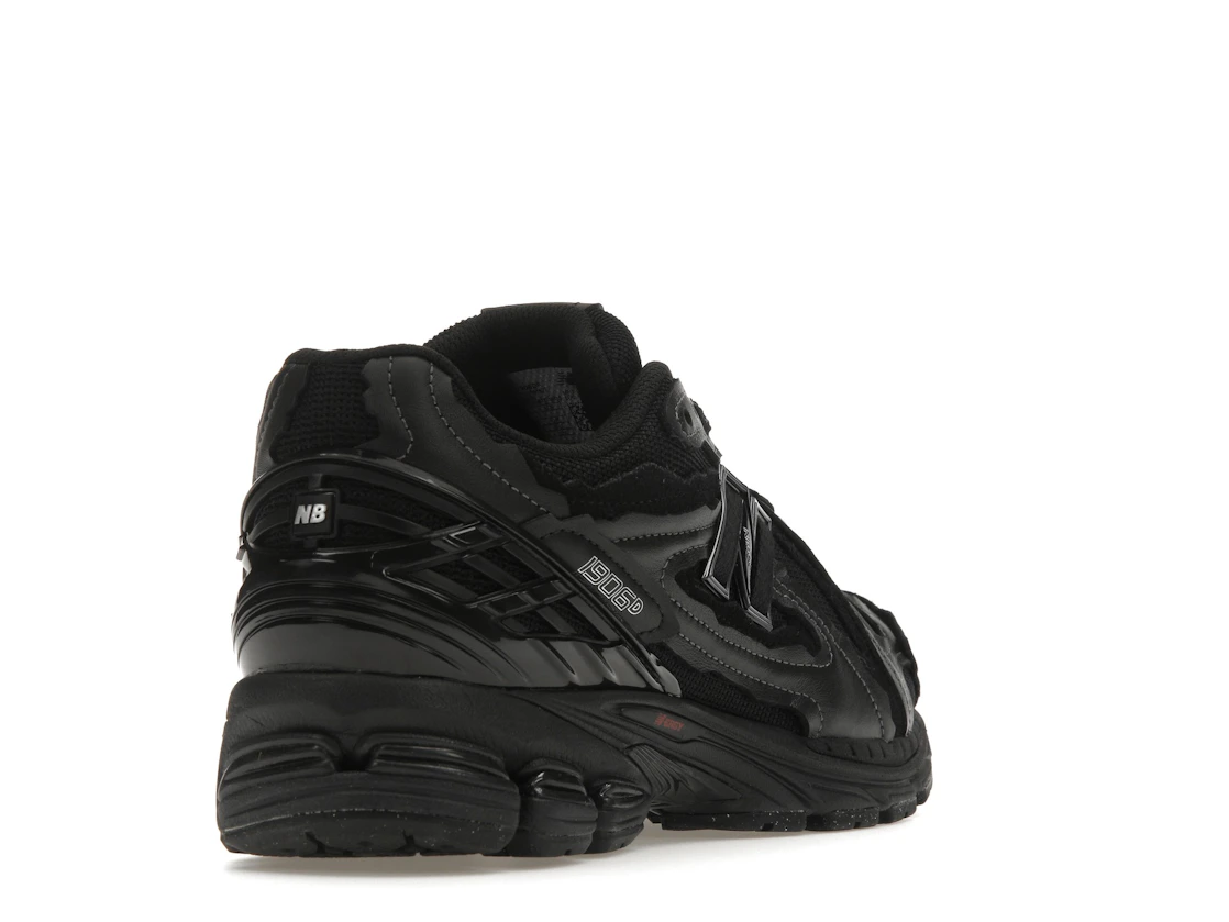 Vue 31 de New Balance 1906D Protection Pack Black Leather