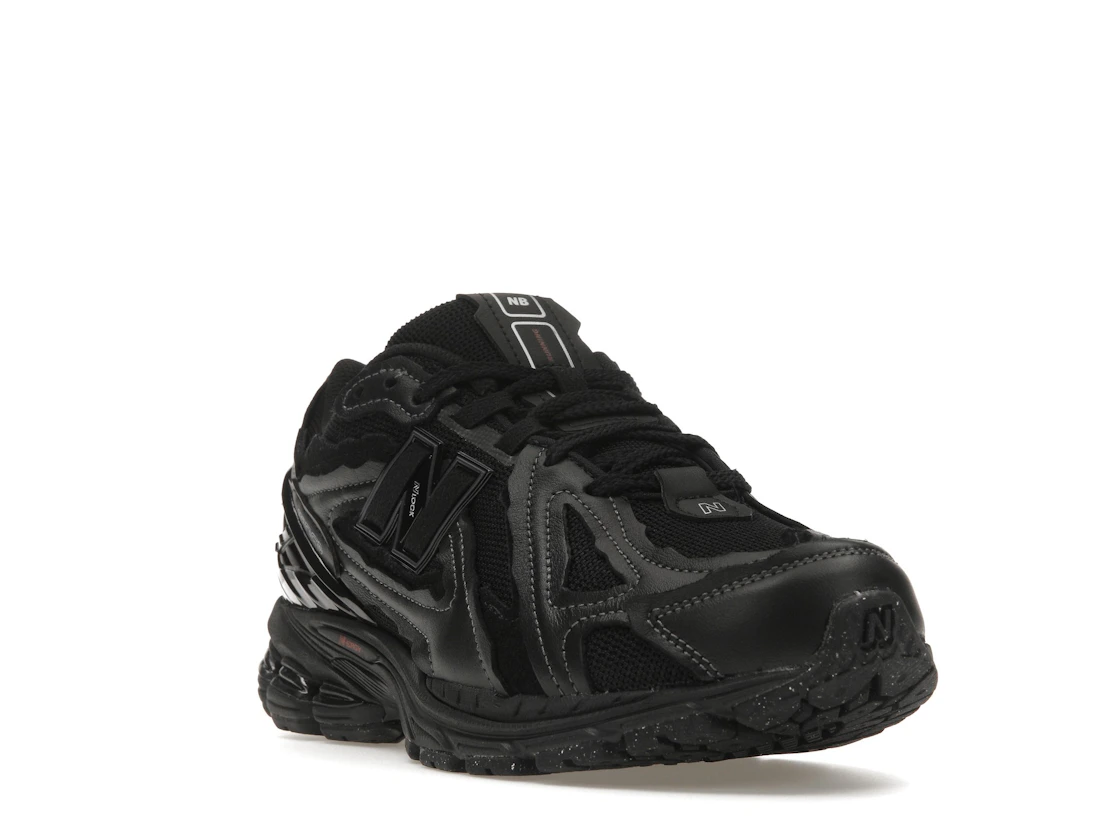 Vue 7 de New Balance 1906D Protection Pack Black Leather