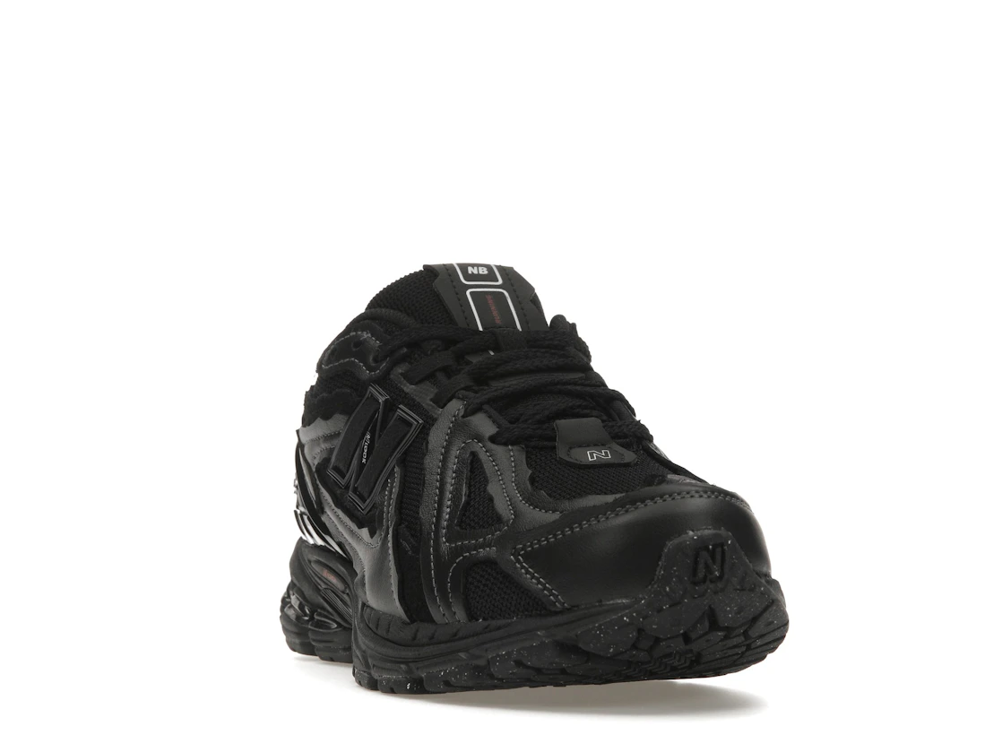 Vue 8 de New Balance 1906D Protection Pack Black Leather