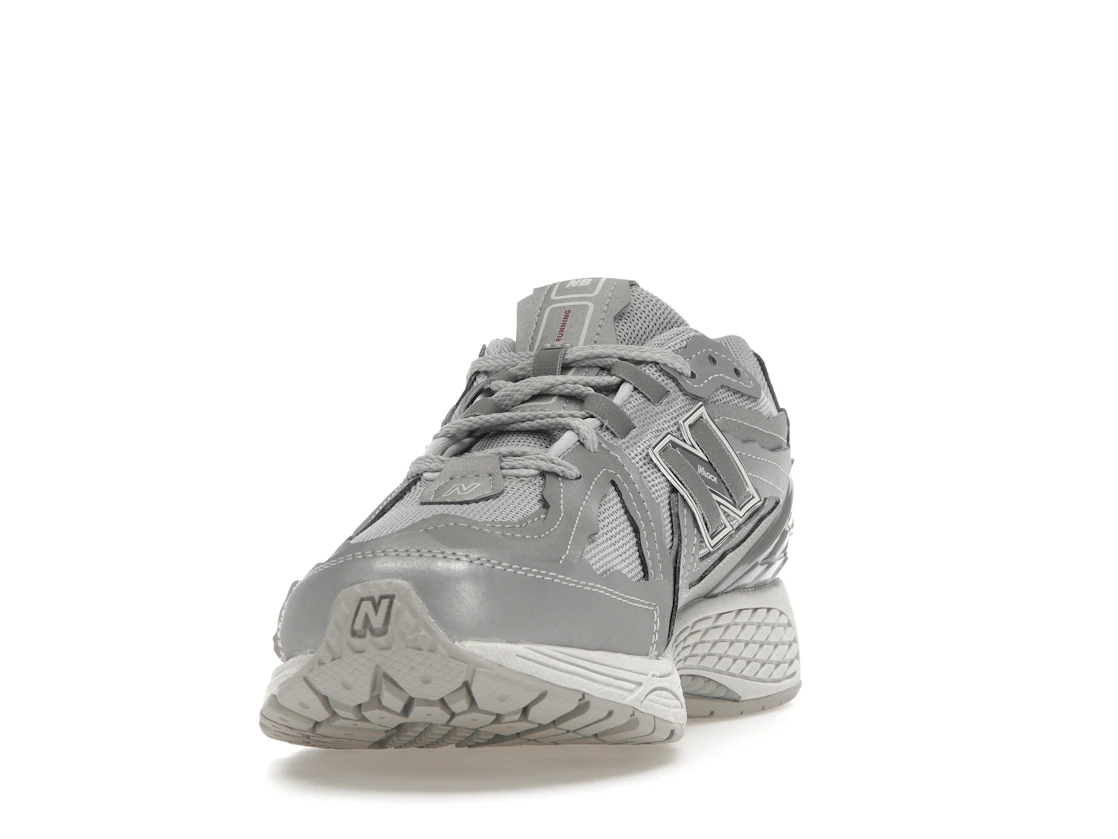 Vue 12 de New Balance 1906D Protection Pack Silver Metallic
