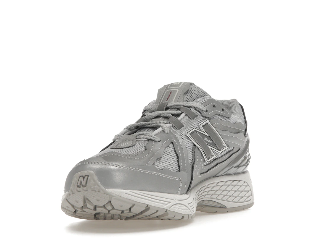 Vue 13 de New Balance 1906D Protection Pack Silver Metallic
